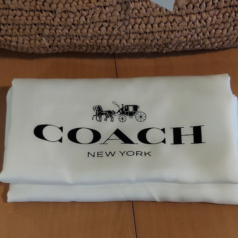 Coach Cargo Tote 26, NWT, Straw w/Black Accents - Picture 14 of 16